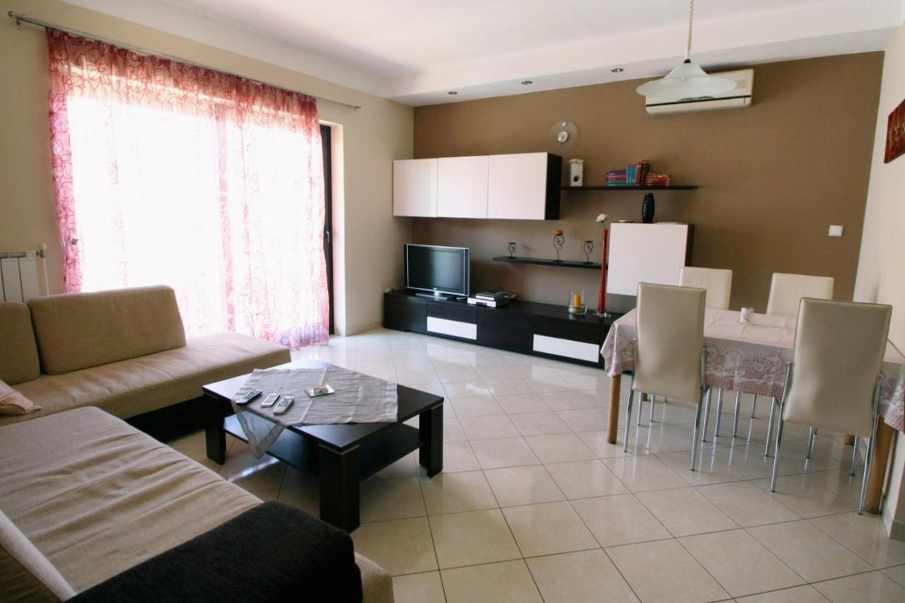 Apartments With A Parking Space Umag - 7666 מראה חיצוני תמונה