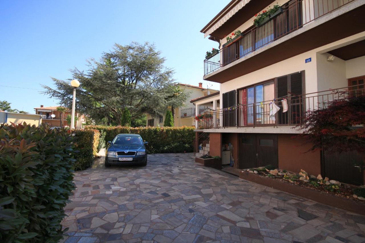 Apartments With A Parking Space Umag - 7666 מראה חיצוני תמונה